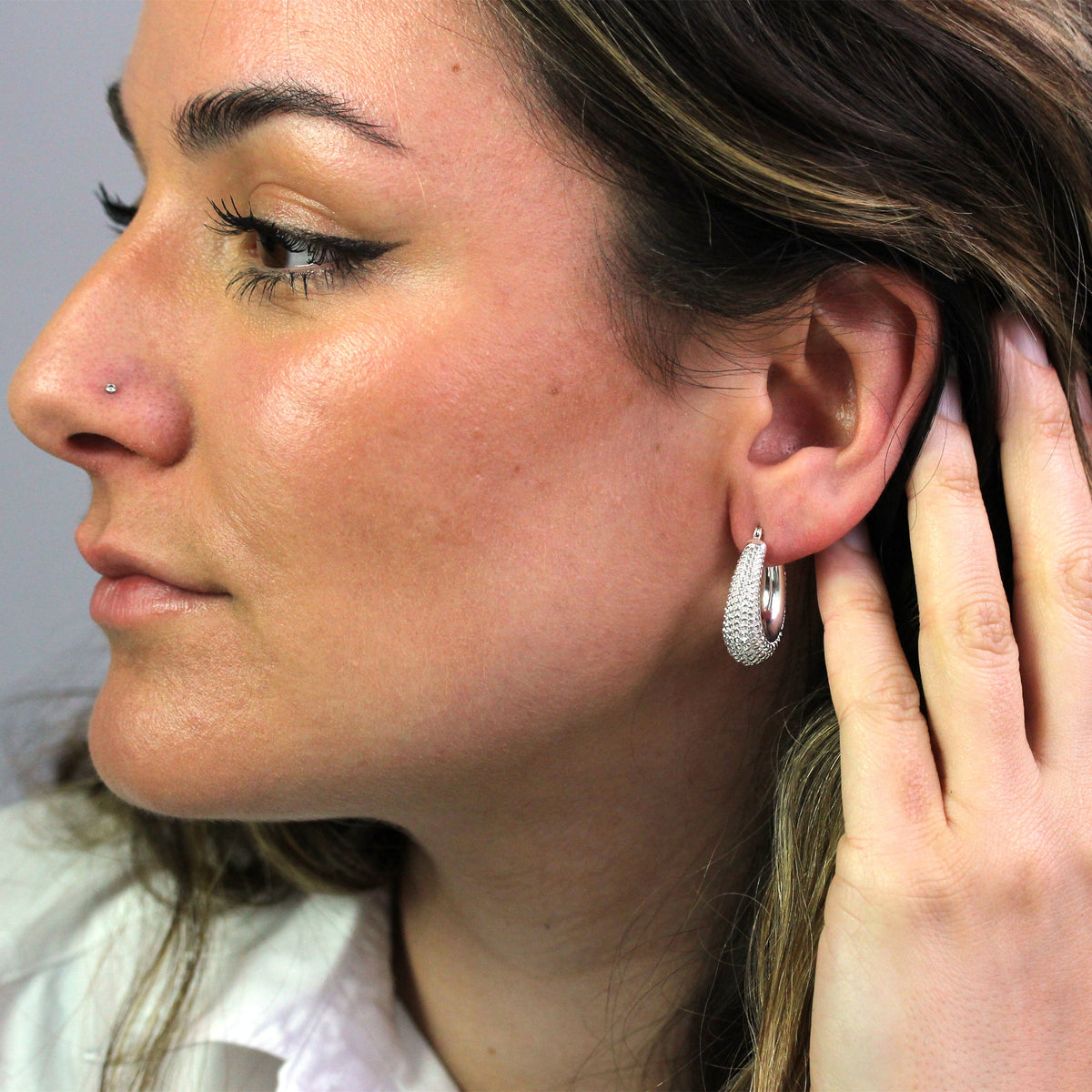 Boucles d'oreilles créoles ovales épaisses en argent sterling avec perles creuses