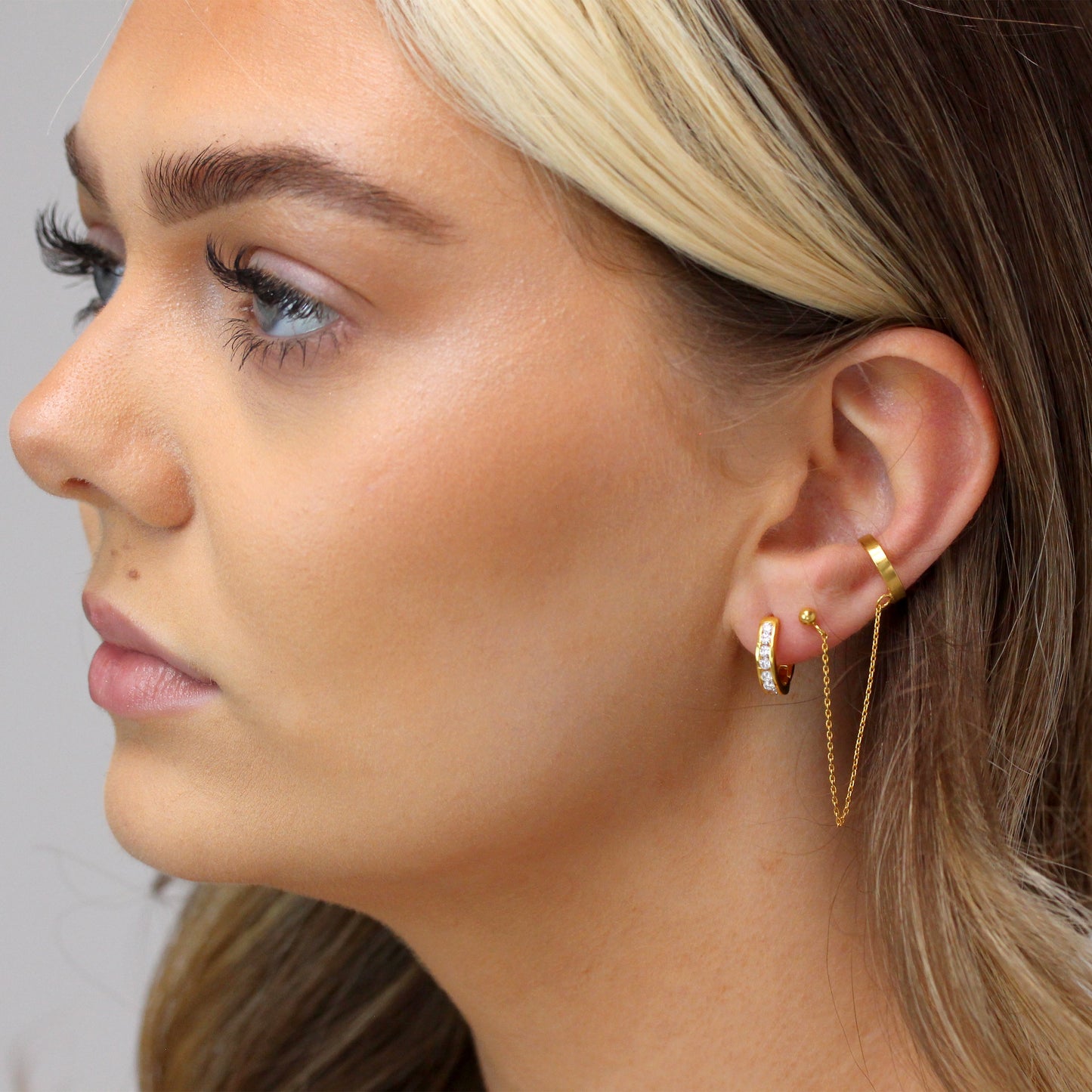 Boucles d'oreilles créoles 14 mm en argent sterling plaqué or serties de zircones cubiques