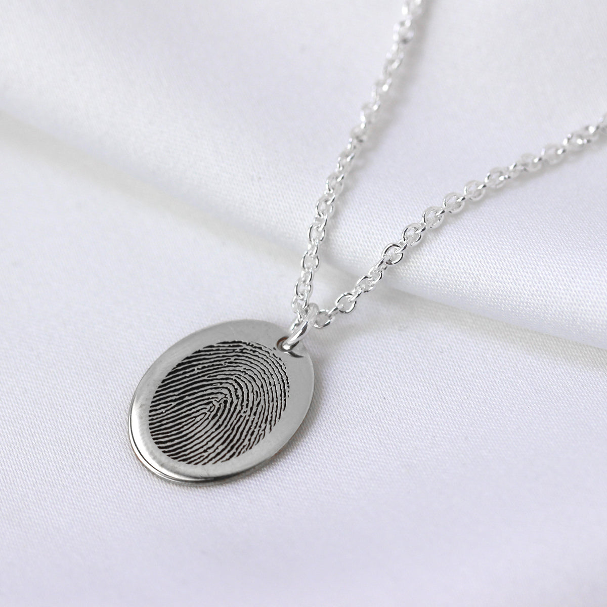 Pendentif ovale personnalisé en argent sterling avec empreinte digitale