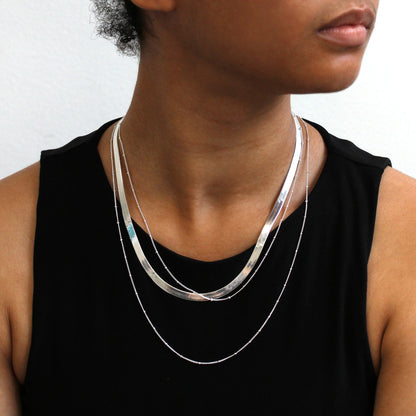 Collier à trois rangs en argent sterling avec fermoir tubulaire