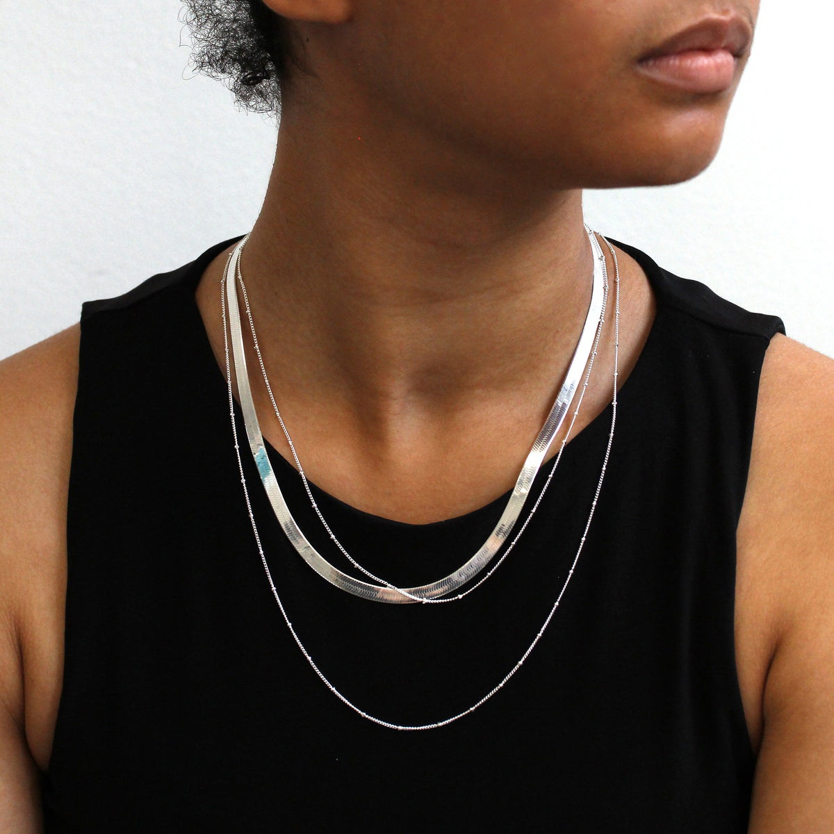 Collier à trois rangs en argent sterling avec fermoir tubulaire