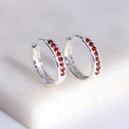 Boucles d'oreilles créoles en argent sterling avec grenat et zircones cubiques pavées de 15 mm