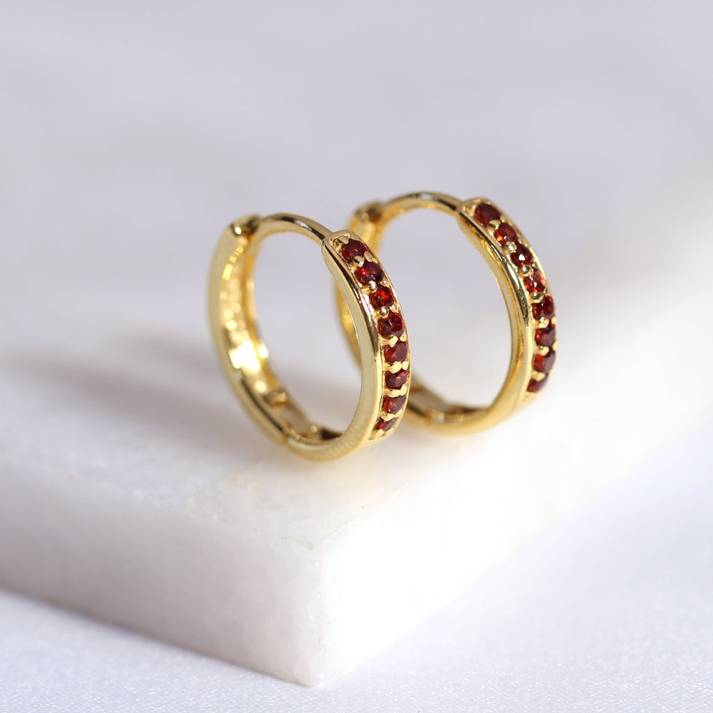 Boucles d'oreilles créoles en argent sterling plaqué or avec grenat et zircone cubique de 15 mm
