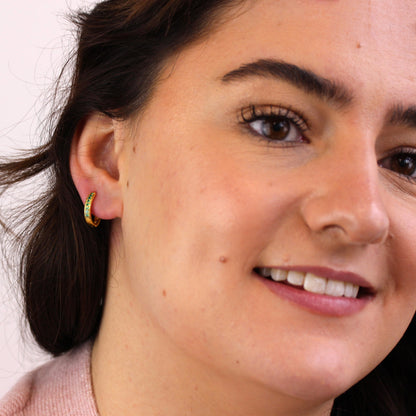 Boucles d'oreilles créoles en argent sterling plaqué or avec émeraude et zircone cubique de 15 mm