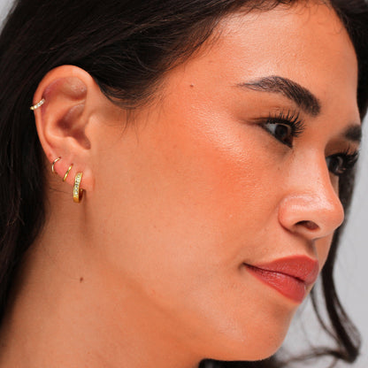 Boucles d'oreilles créoles en argent sterling plaqué or avec péridot et zircone cubique de 15 mm