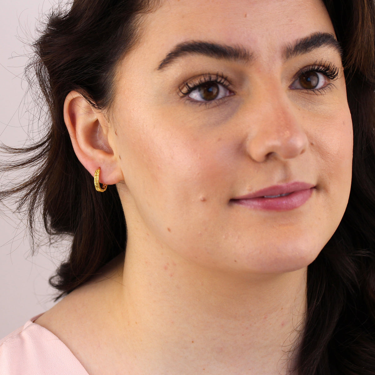 Boucles d'oreilles créoles en argent sterling plaqué or avec citrine pavée de 15 mm