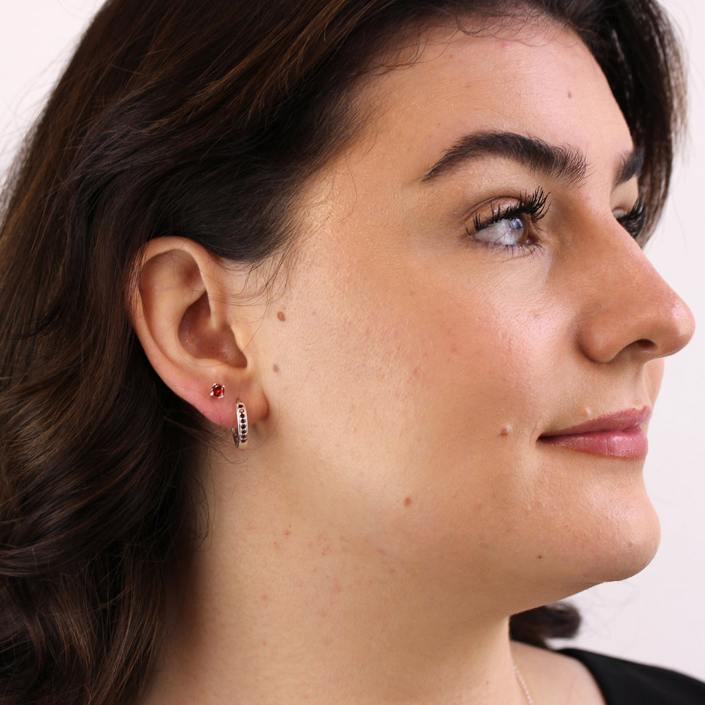 Boucles d'oreilles à tige en argent sterling avec grenat et pierre de naissance CZ, 4 mm
