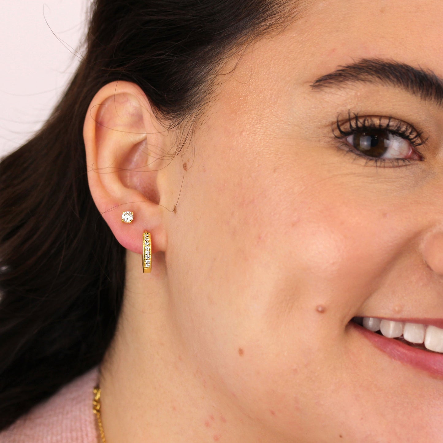 Boucles d'oreilles à tige en argent sterling plaqué or avec pierre de naissance CZ de 4 mm