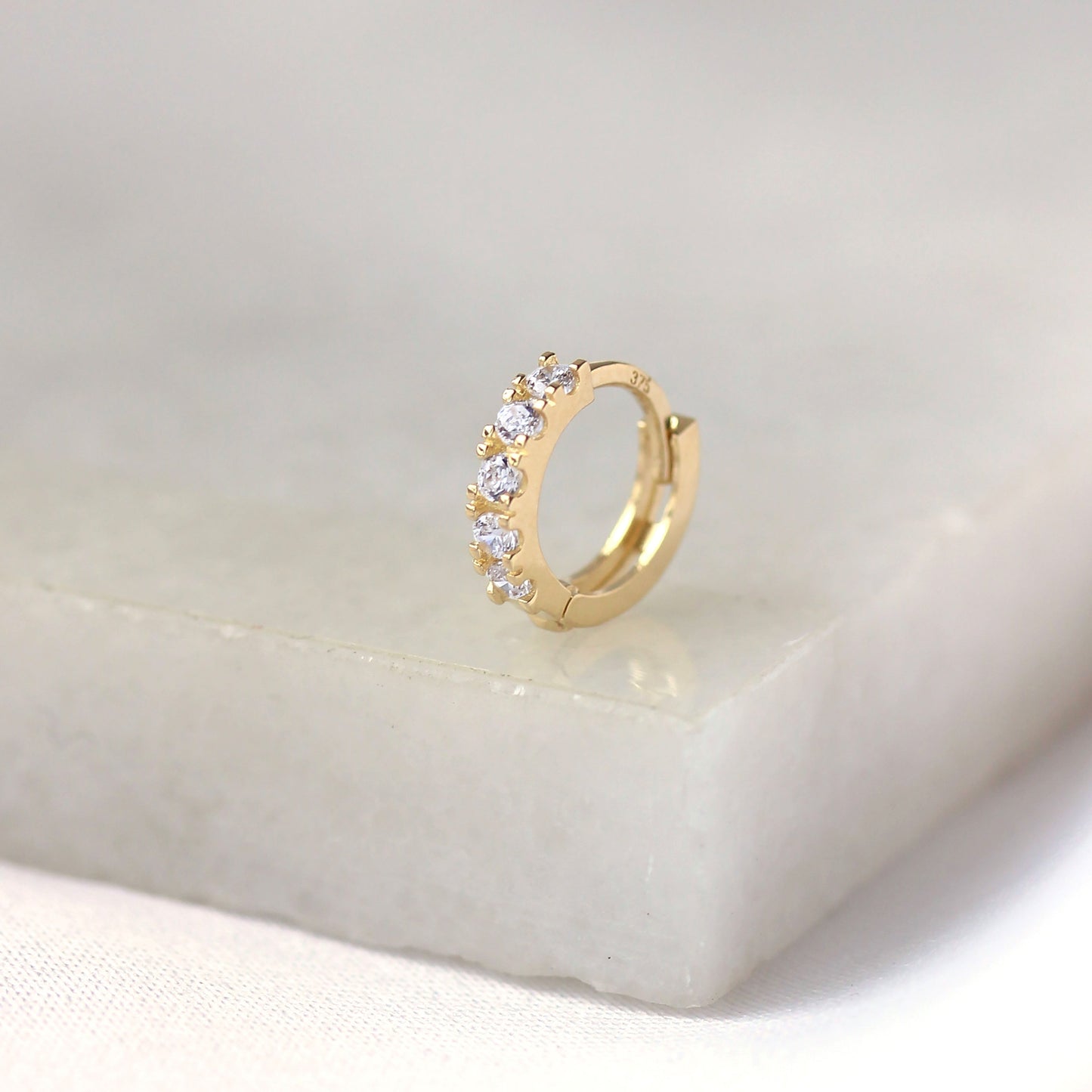 Piercing créole hélix en or 9 carats avec minuscule pavé de zircones cubiques de 8 mm, calibre 26