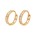 Boucles d'oreilles créoles Huggie de 12 mm en or 9 carats serties de zircones cubiques