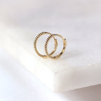 Petites boucles d'oreilles créoles torsadées en or 9 carats de 11 mm