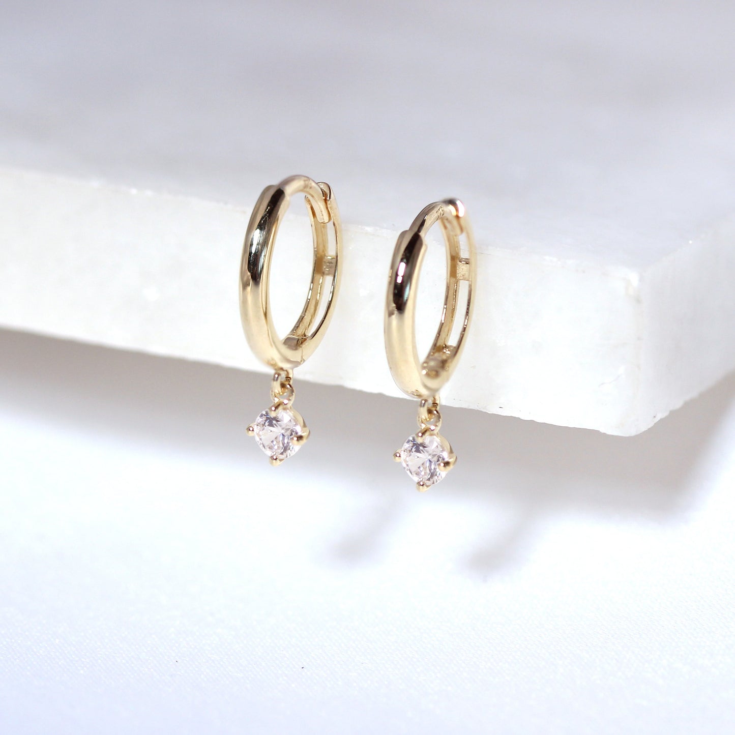 Boucles d'oreilles créoles en or 9 carats avec breloque ronde en oxyde de zirconium de 3,5 mm et 12 mm