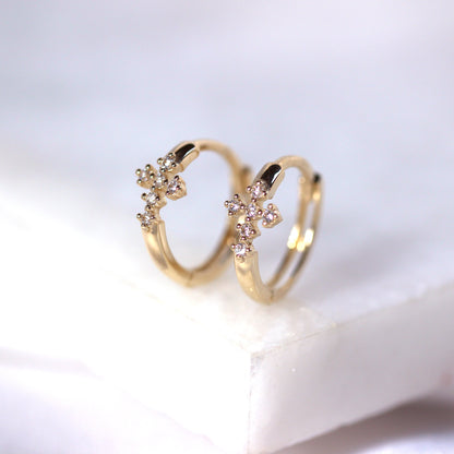 Boucles d'oreilles créoles en or 9 carats avec croix en zircone cubique de 12 mm
