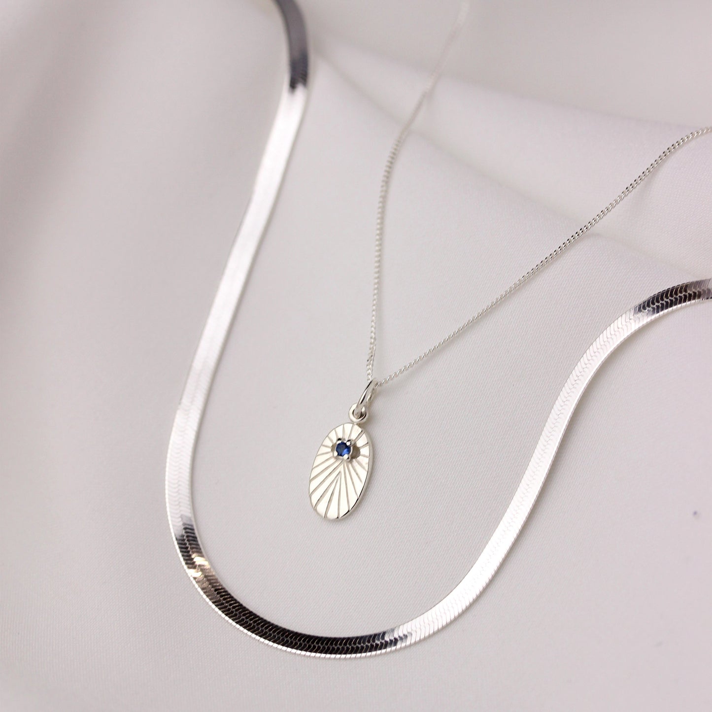 Collier chaîne à chevrons plats en argent sterling de 45 à 50 cm