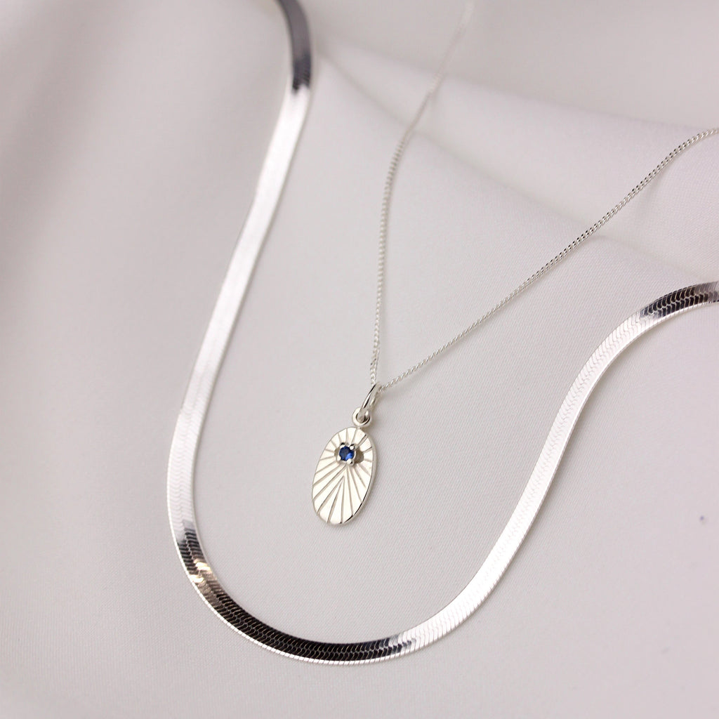 Collier médaillon ovale en argent sterling avec saphir et zircone cubique, 35,6 à 81,3 cm
