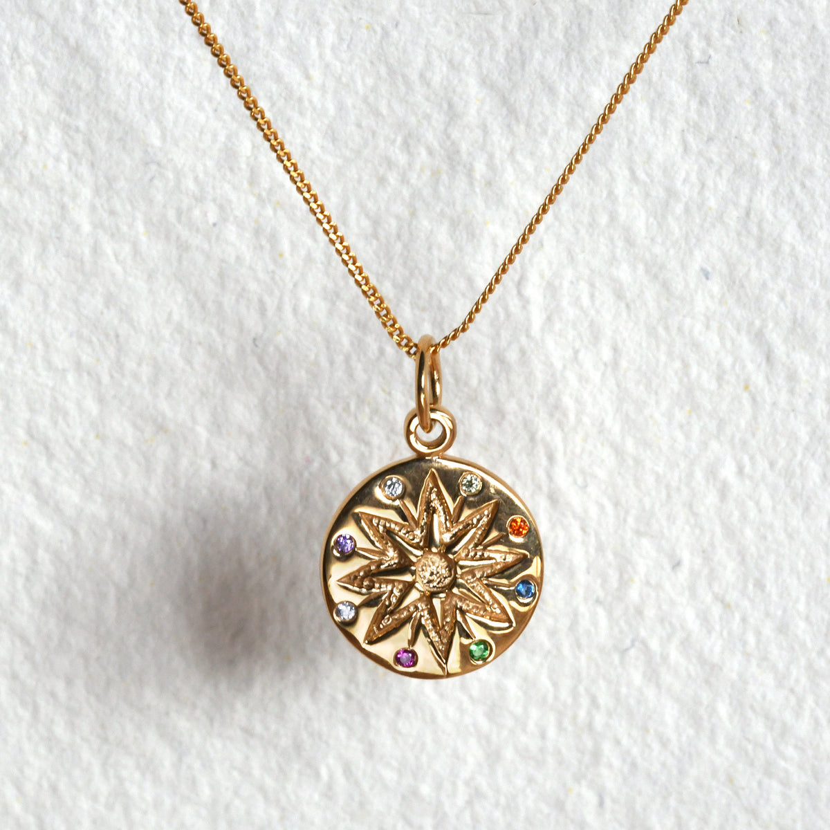 Collier zodiaque en argent sterling plaqué or multicolore avec zircones cubiques de 35 à 81 cm
