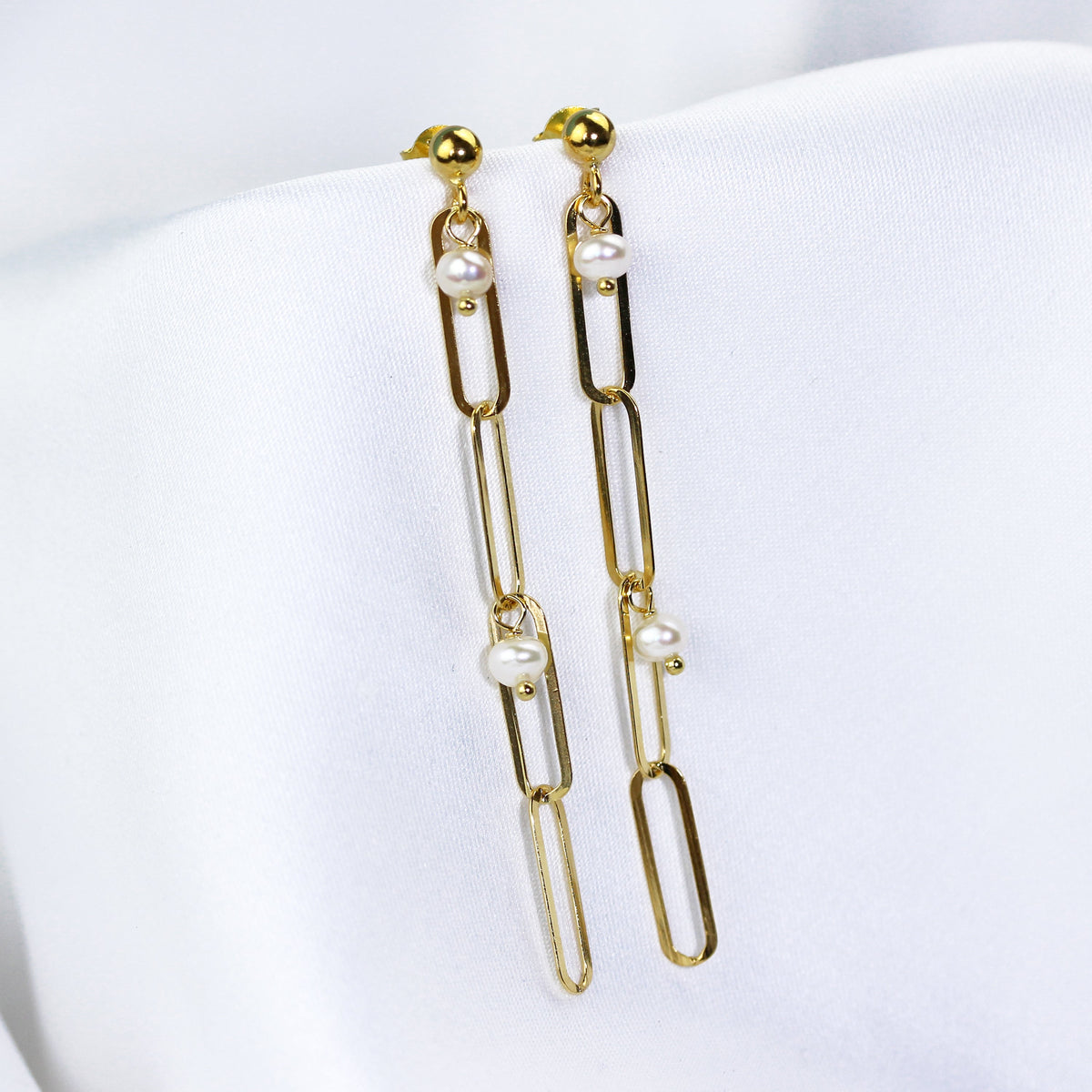 Boucles d'oreilles à tige en argent sterling plaqué or avec perles