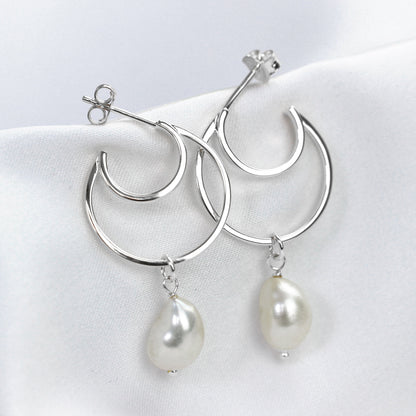 Boucles d'oreilles créoles en argent sterling avec perles d'eau douce