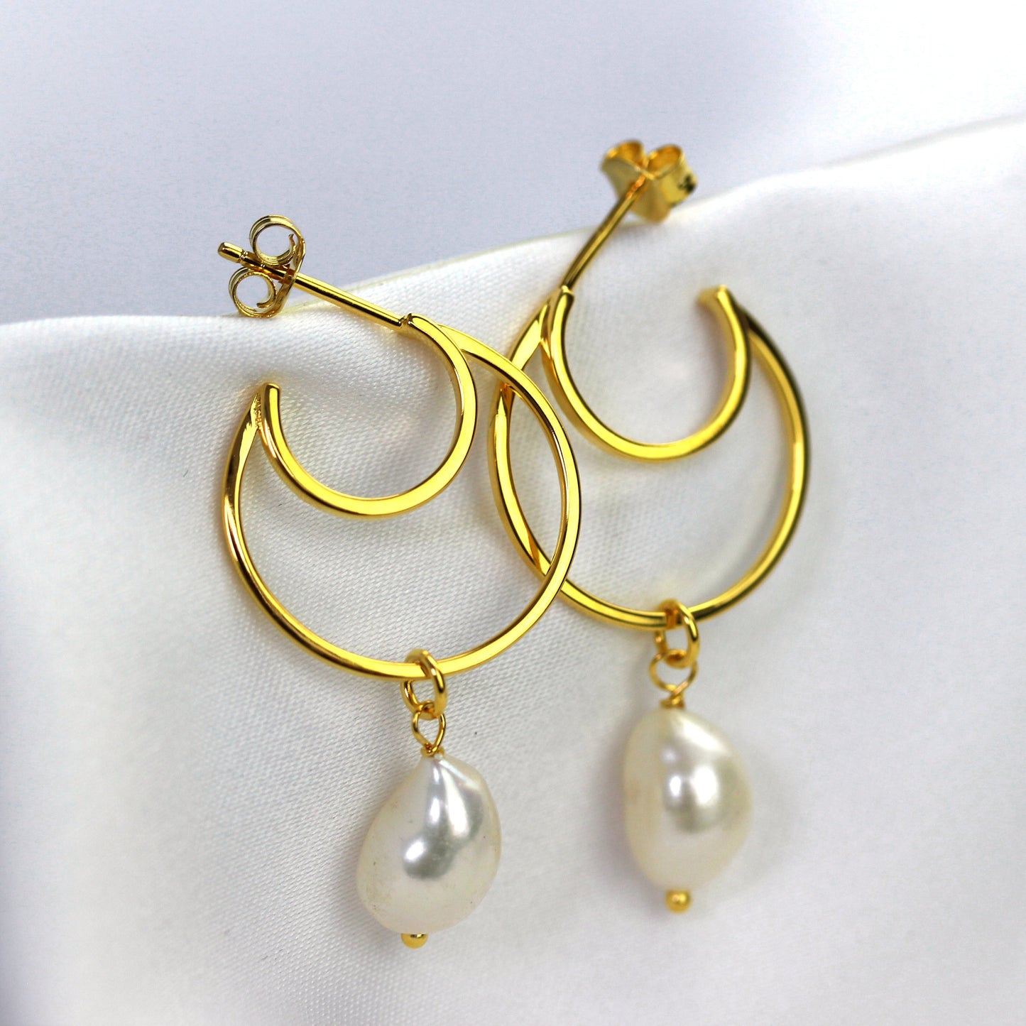 Boucles d'oreilles créoles en argent sterling plaqué or avec perles