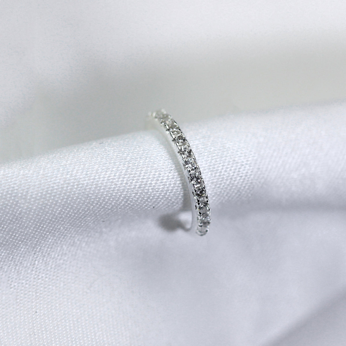 Manchette d'oreille en argent sterling sertie de zircons cubiques