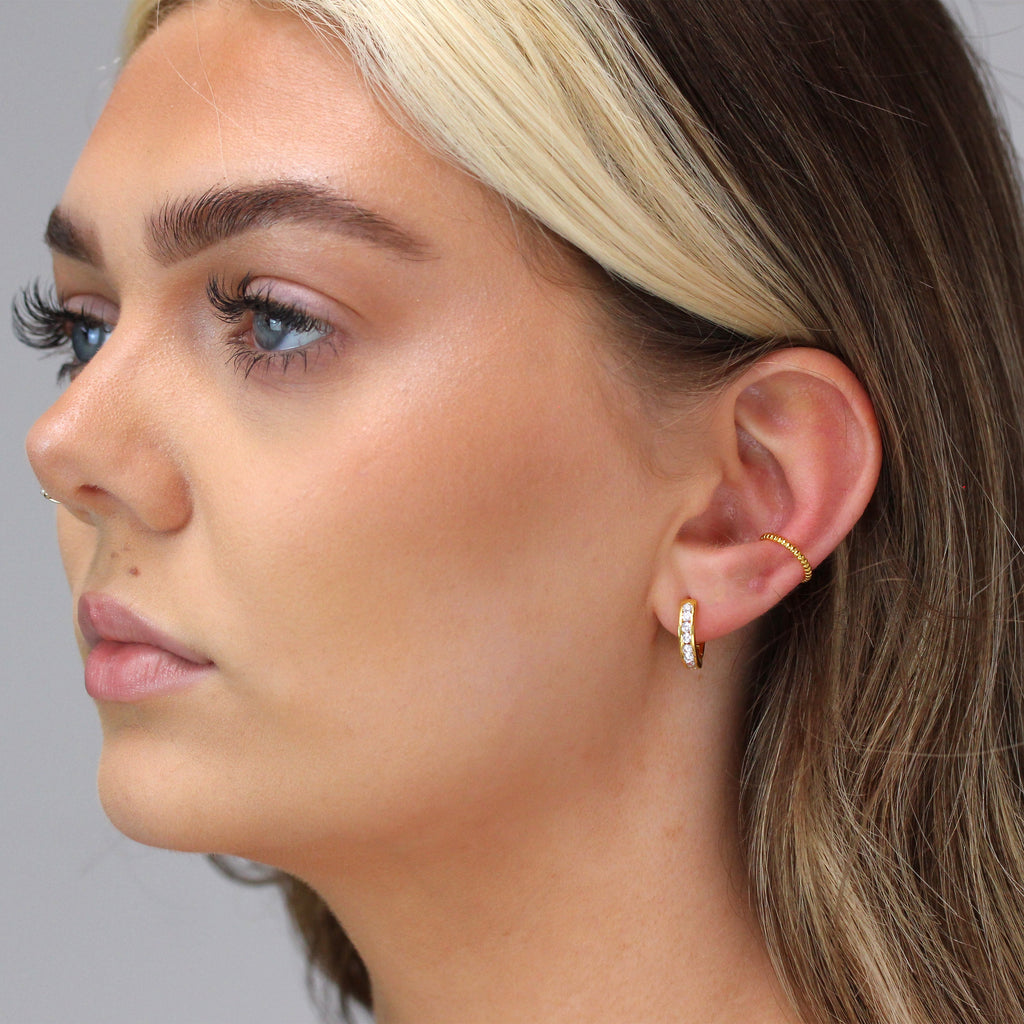 Boucles d'oreilles à pompon en argent sterling plaqué or avec perles