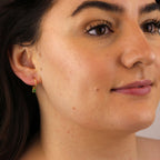 Boucles d'oreilles créoles en argent sterling plaqué or avec émeraude et zircone cubique de 12 mm