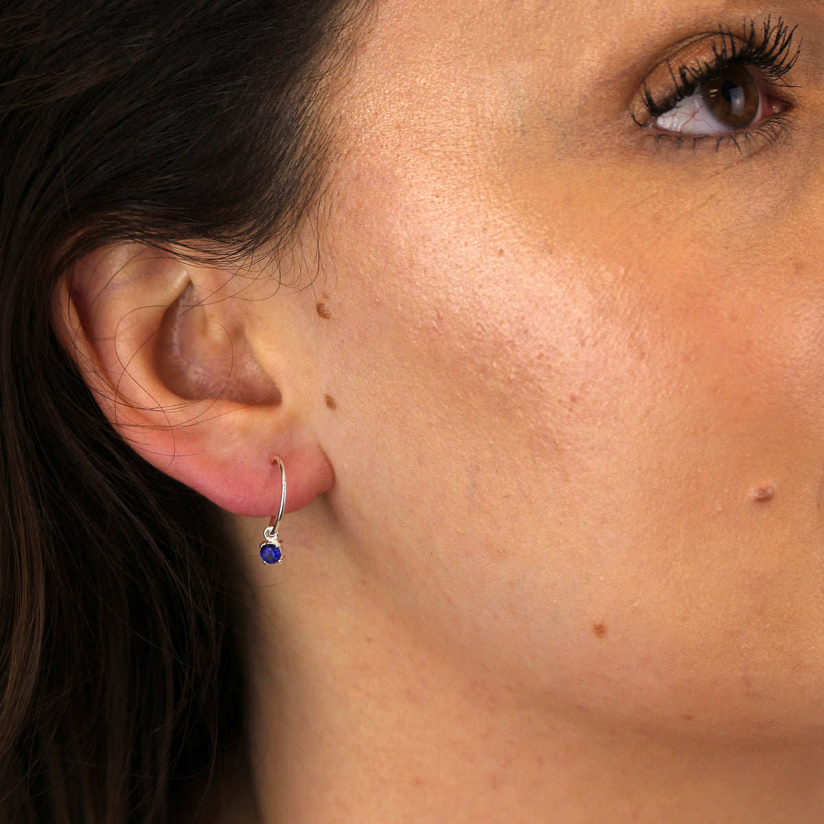 Boucles d'oreilles créoles en argent sterling avec saphir et zircone cubique de 12 mm