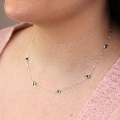 Collier en argent sterling avec émeraude et zircone cubique, pierre de naissance du mois de mai