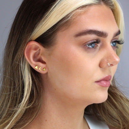 Ensemble de boucles d'oreilles à tige en argent sterling plaqué or avec boule de lune triangulaire