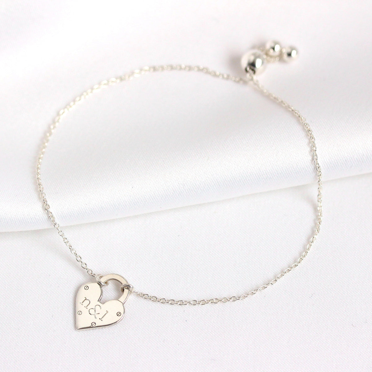 Bracelet ajustable sur mesure en argent sterling avec cadenas et initiales