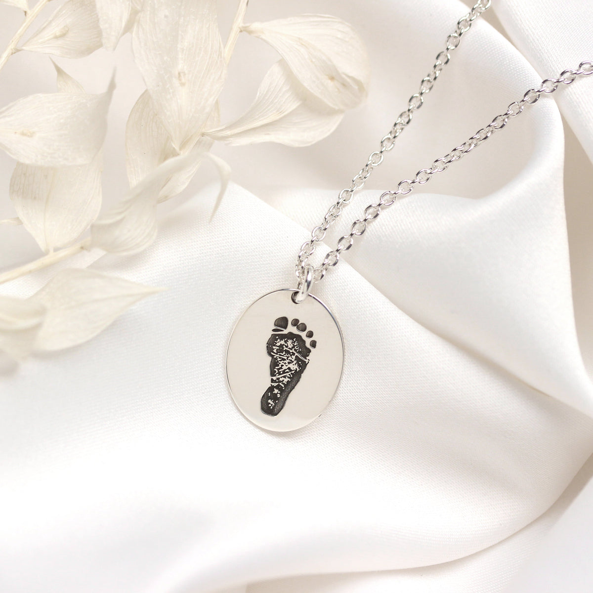 Collier ovale en argent sterling sur mesure avec empreinte de pas de 40 à 61 cm