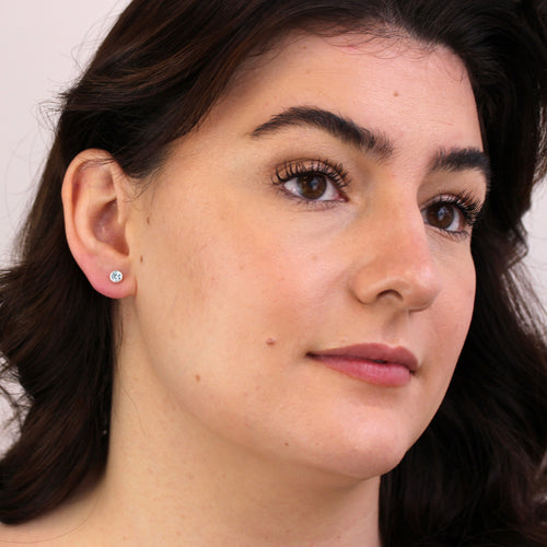 Boucles d'oreilles à tige en argent sterling avec aigue-marine et zircone cubique de mars de 4 mm