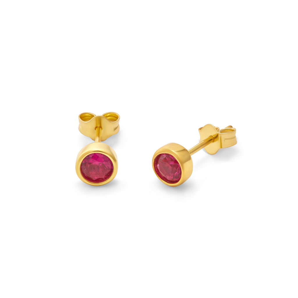 Boucles d'oreilles à tige en argent sterling plaqué or et rubis CZ 4 mm