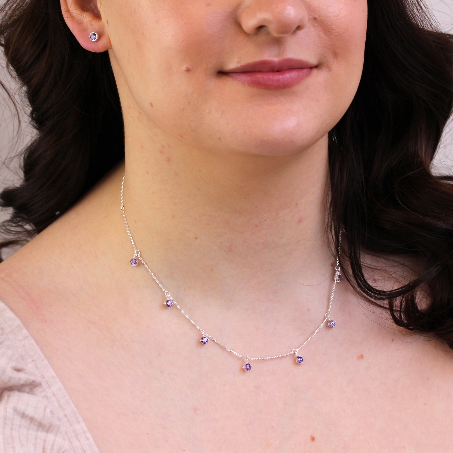 Collier février en argent sterling avec plusieurs améthystes et zircones cubiques (40,6 cm et 5 cm)