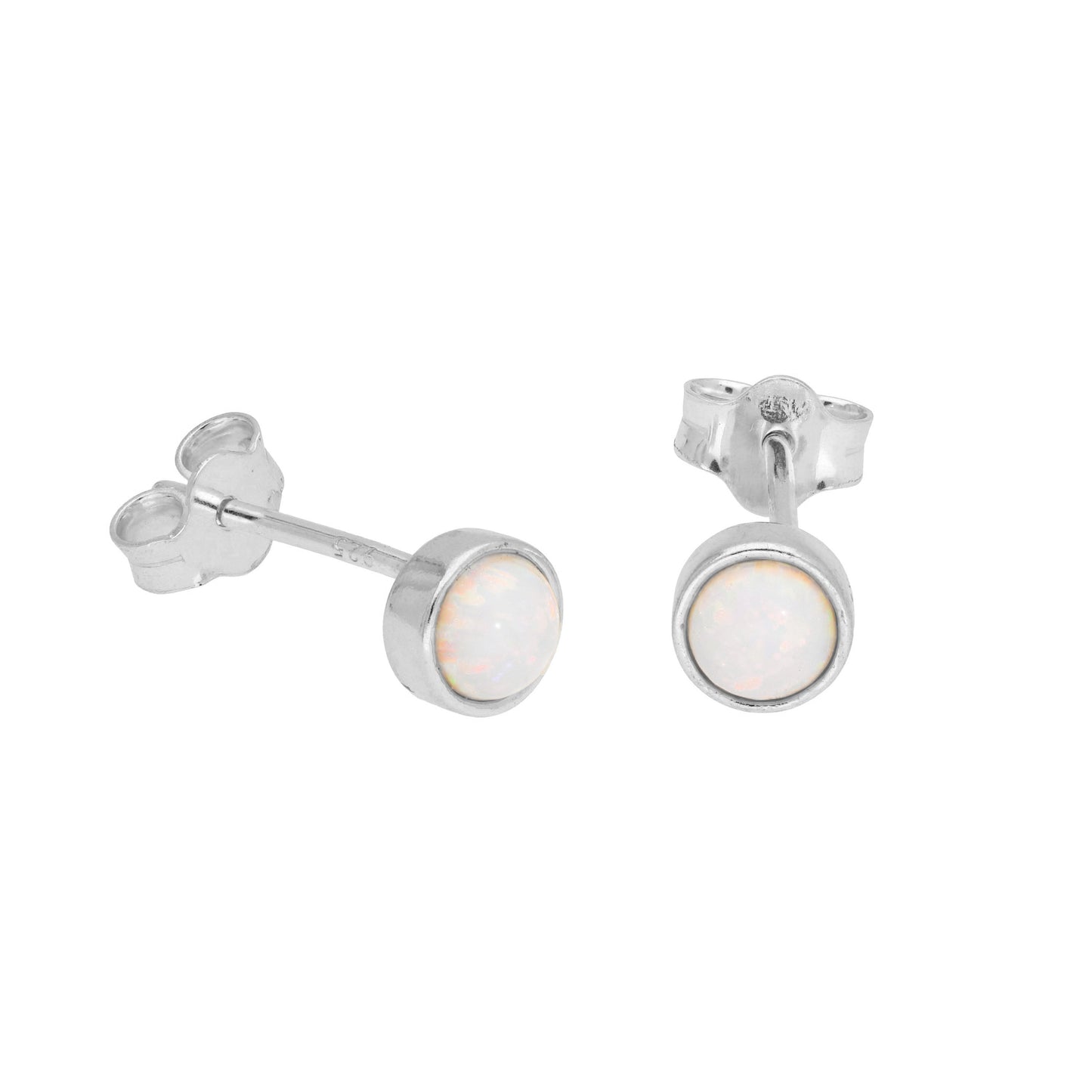 Boucles d'oreilles à tige en argent sterling avec pierre de naissance en opale CZ de 4 mm