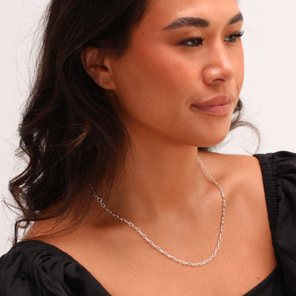 Collier à maillons plats longs en argent sterling de 45 à 55 cm