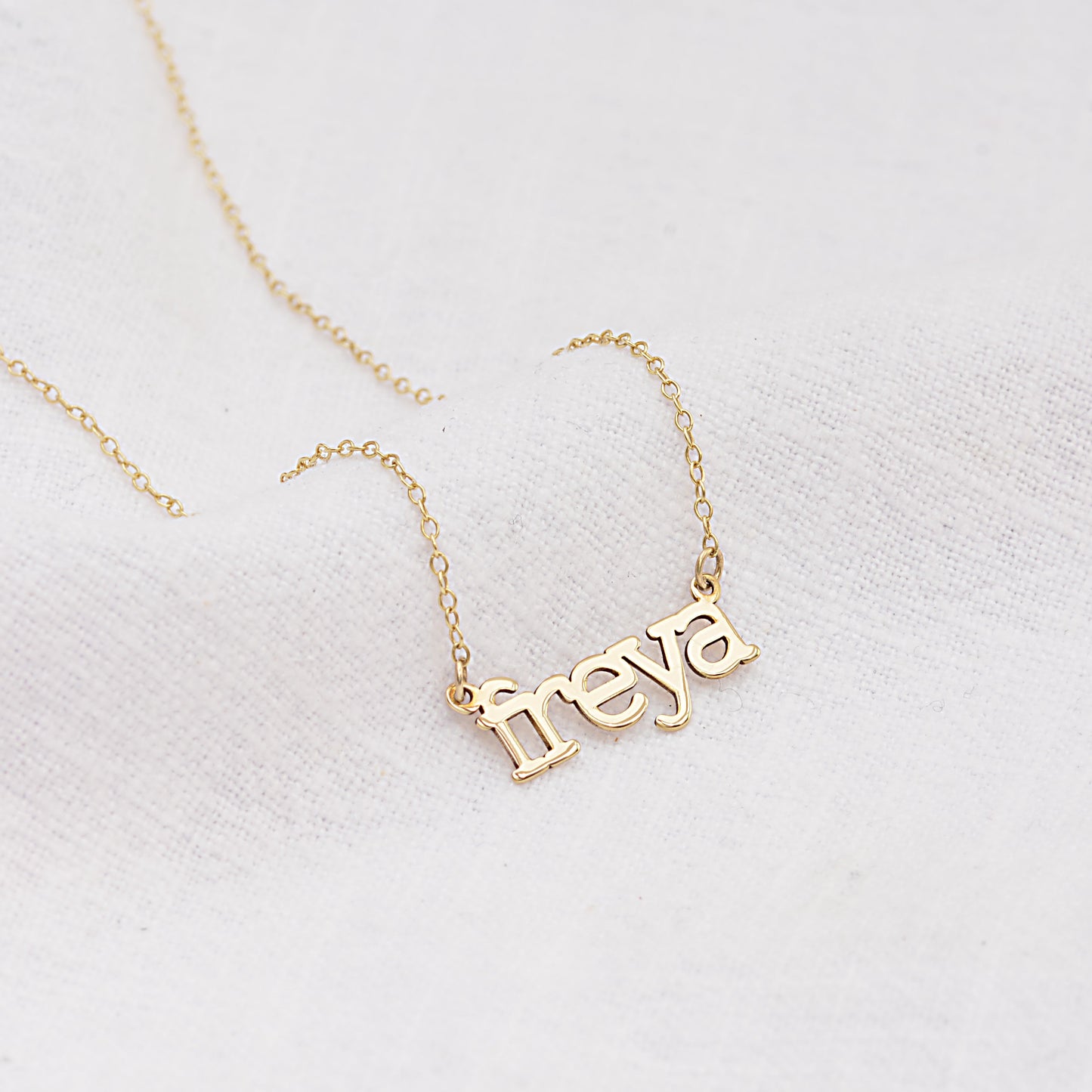 Collier personnalisé avec nom en or 9 carats
