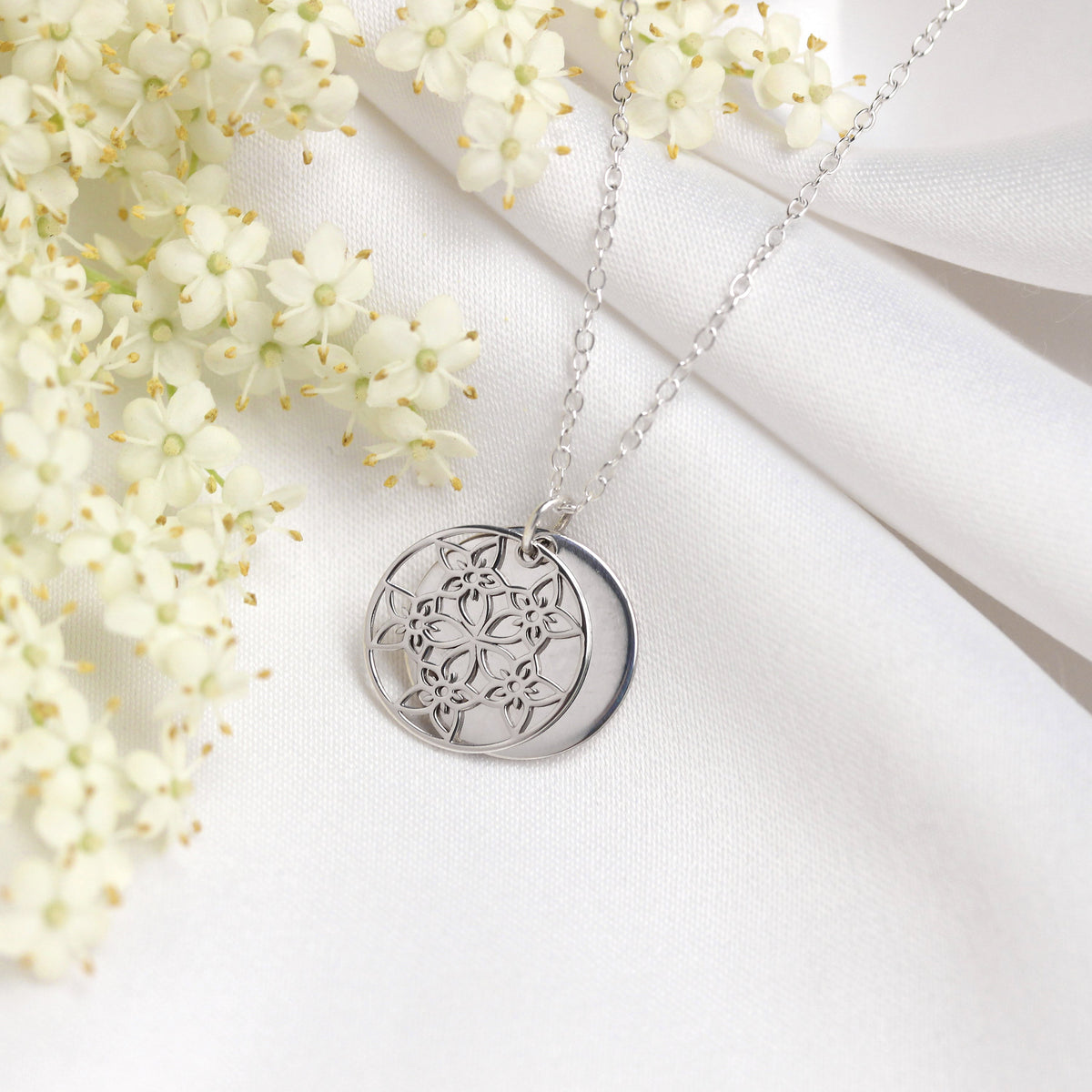 Collier en argent sterling avec fleur de naissance de juillet et étiquette gravable de 13 mm, 35 à 55 cm