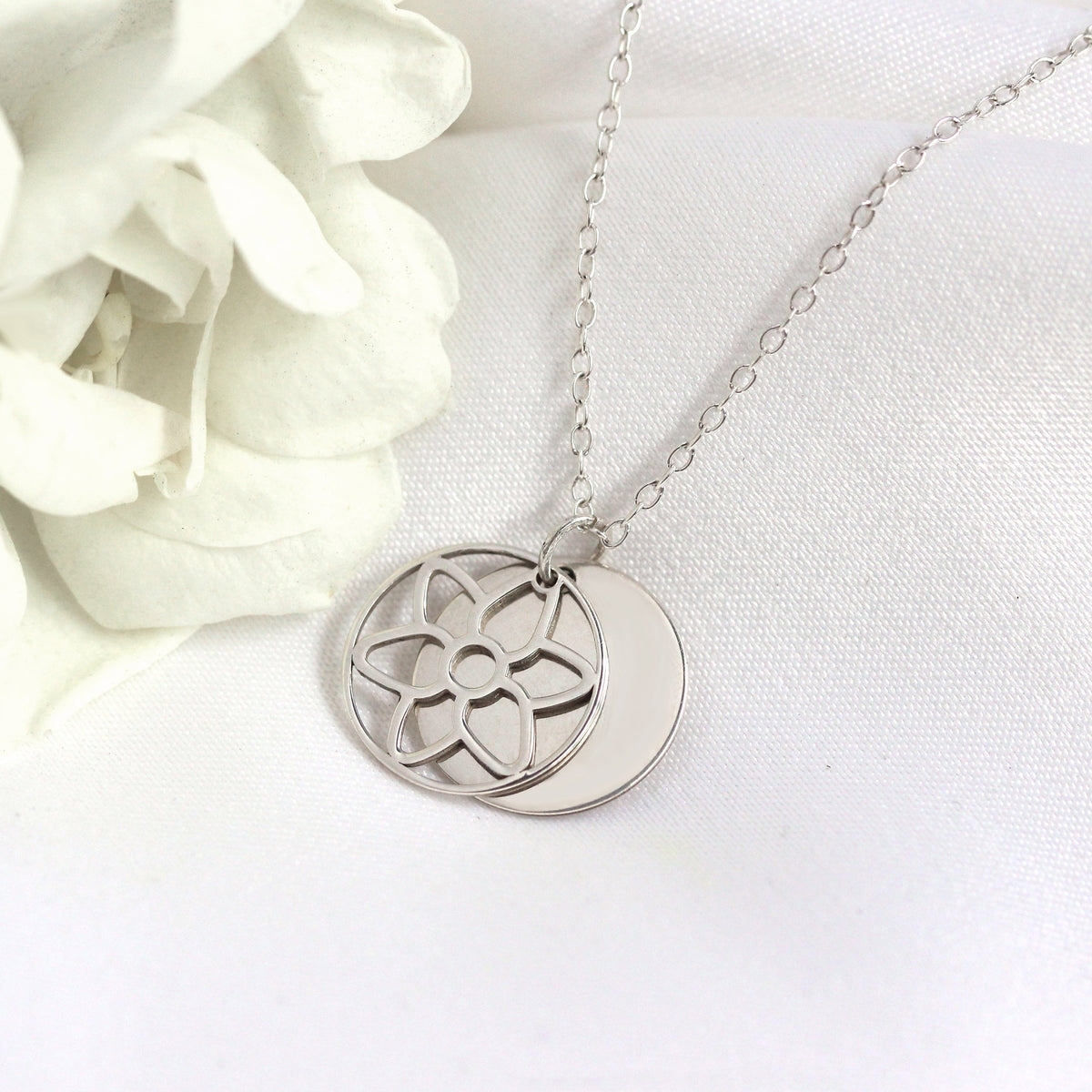 Collier en argent sterling avec fleur de naissance du glaïeul d'août et étiquette gravable de 13 mm, 35 à 55 cm