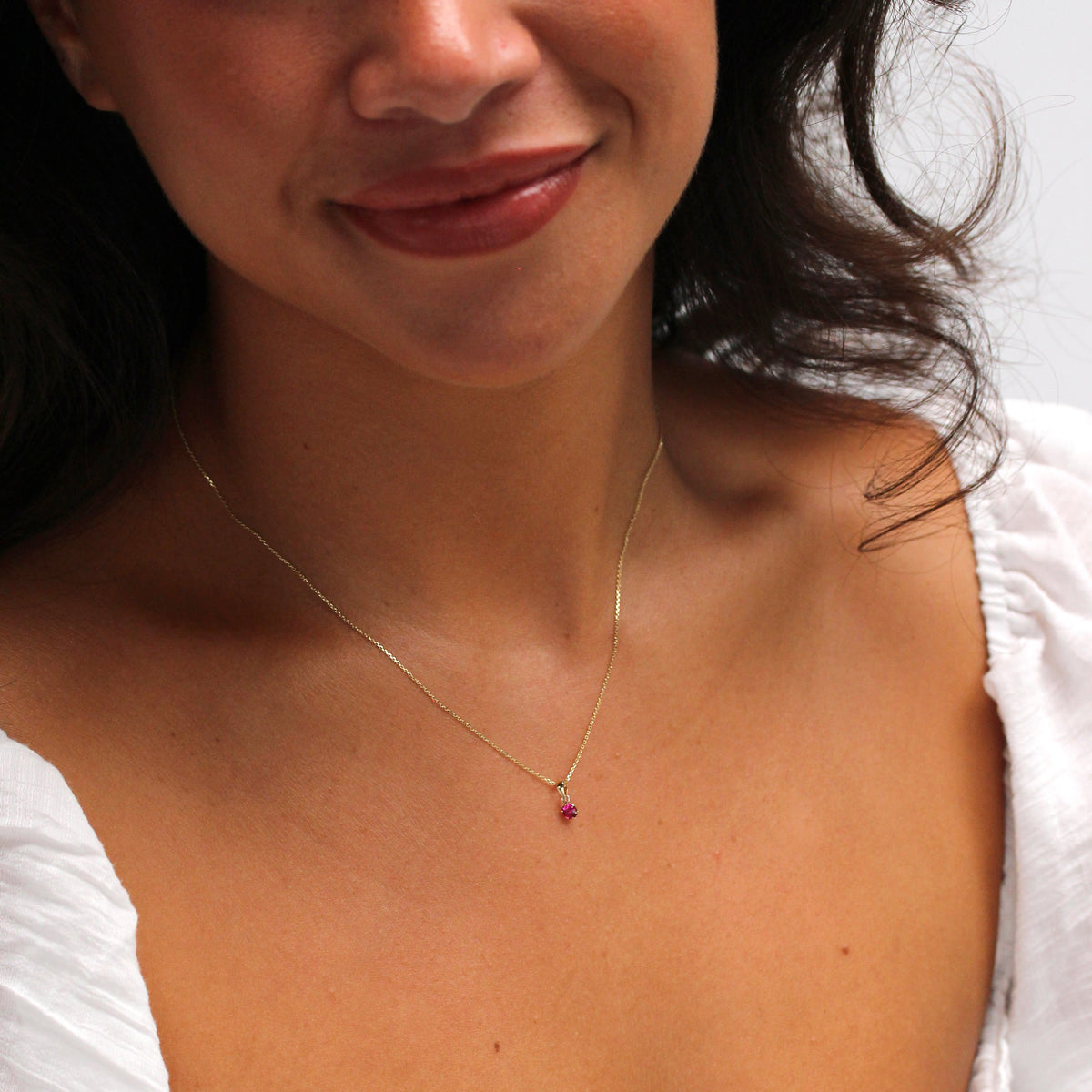 Collier en or 9 carats avec rubis et zircone cubique, 40 à 50 cm