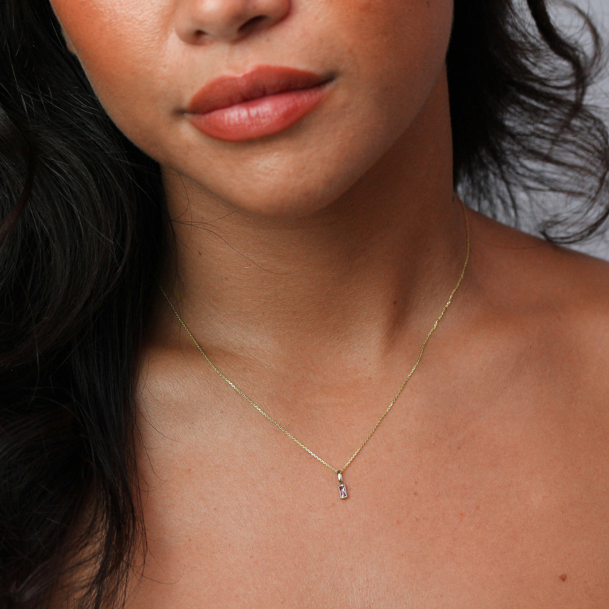 Collier en or 9 carats avec alexandrite baguette et zircone cubique, 40 à 50 cm