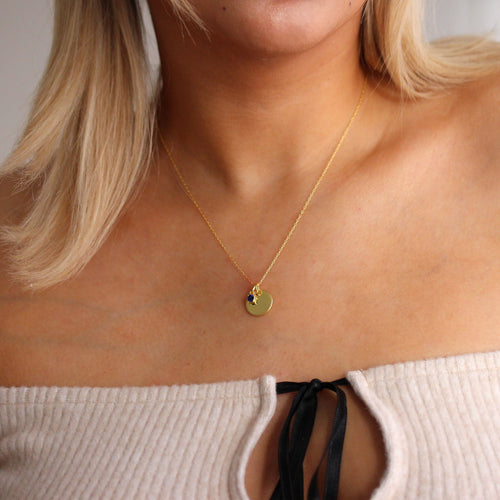 Collier en argent sterling plaqué or avec pierre de naissance CZ et plaque ronde gravable de 40 à 55 cm