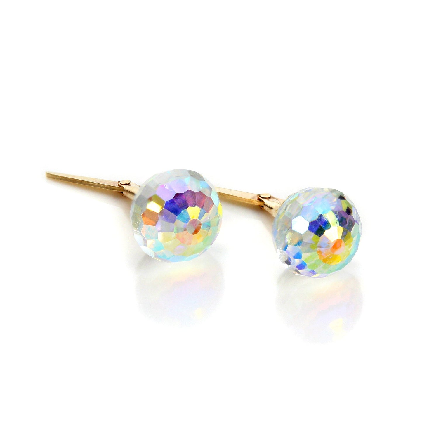 Boucles d'oreilles à tige Andralok en or jaune 9 carats et cristal transparent à petites facettes