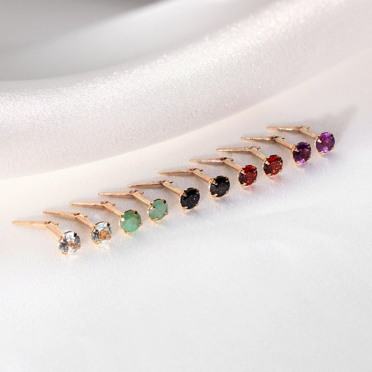 Boucles d'oreilles Andralok en or jaune 9 carats avec pierres précieuses rondes de 3,5 mm