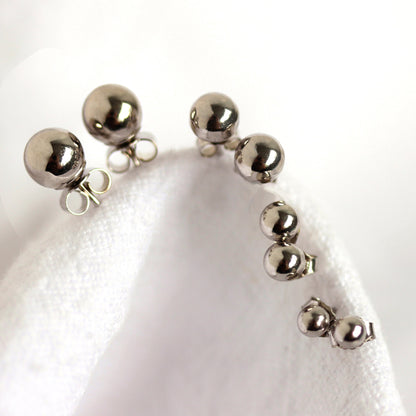 Boucles d'oreilles à tige en or blanc 9 carats de 3 mm à 7 mm