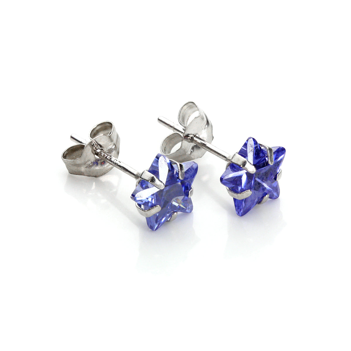 Boucles d'oreilles à tige en or blanc 9 carats, étoile de 6 mm