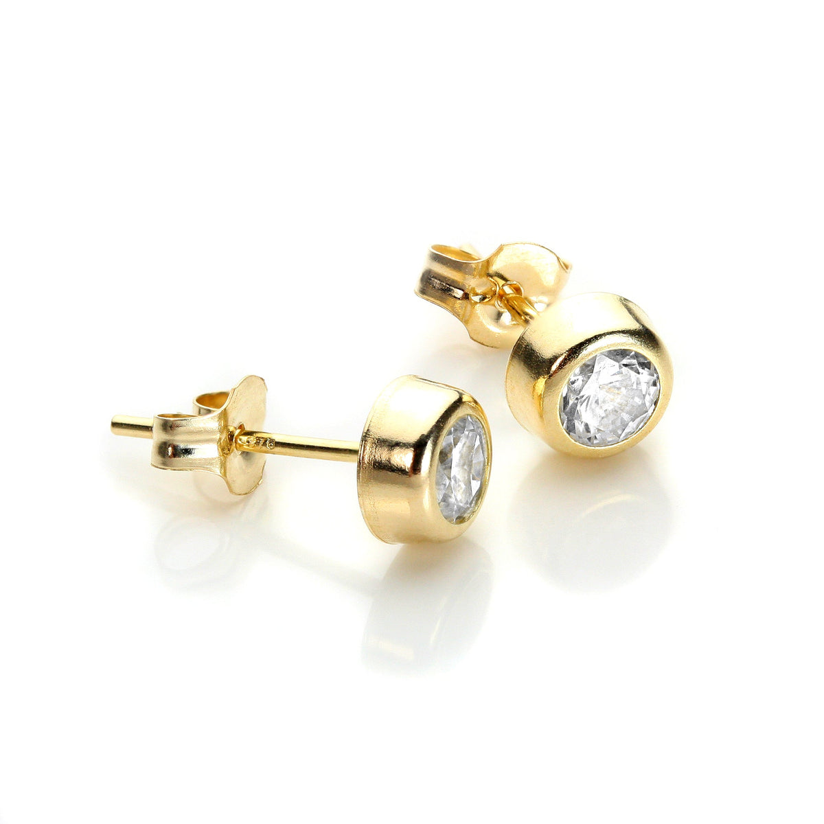 Boucles d'oreilles rondes en or jaune 9 carats avec zircones cubiques transparents de 4 mm