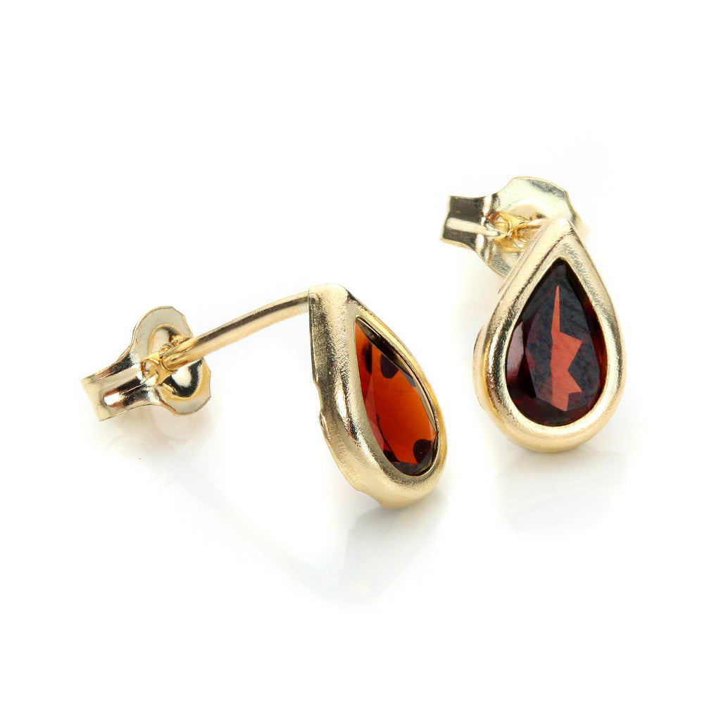 Boucles d'oreilles à tige en or jaune 9 carats avec pierre de naissance