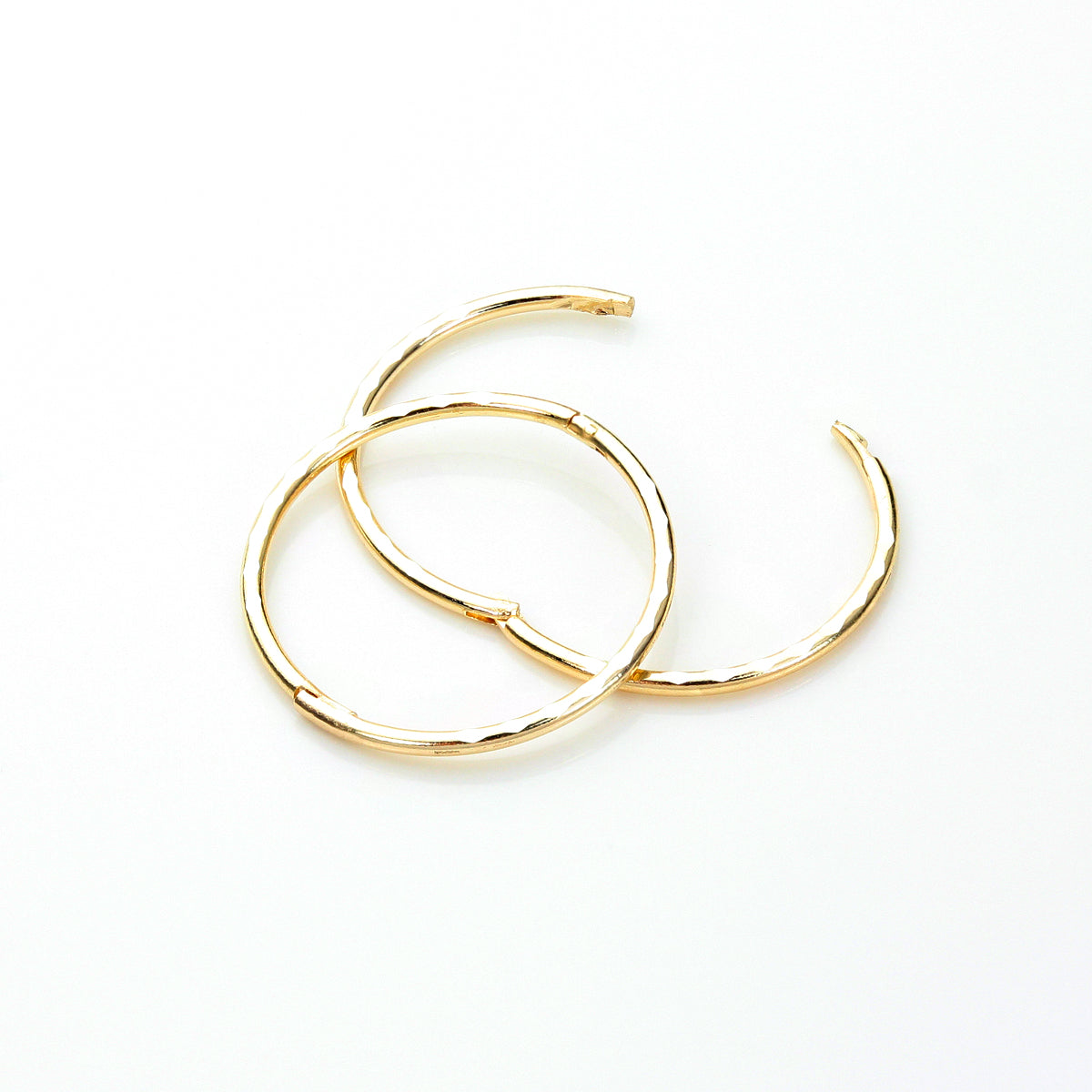 Boucles d'oreilles créoles articulées en or jaune 9 carats avec diamants taillés