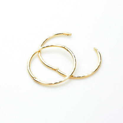 Boucles d'oreilles créoles articulées en or jaune 9 carats avec diamants taillés